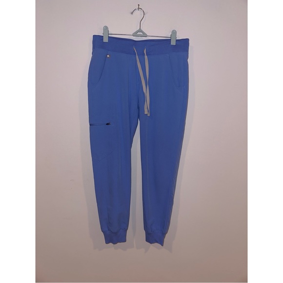 FIGS jogger and top scrub set, size xs - Picture 3 of 4